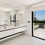 Oak - 6-bedroom With Cinema And Pool Vila *