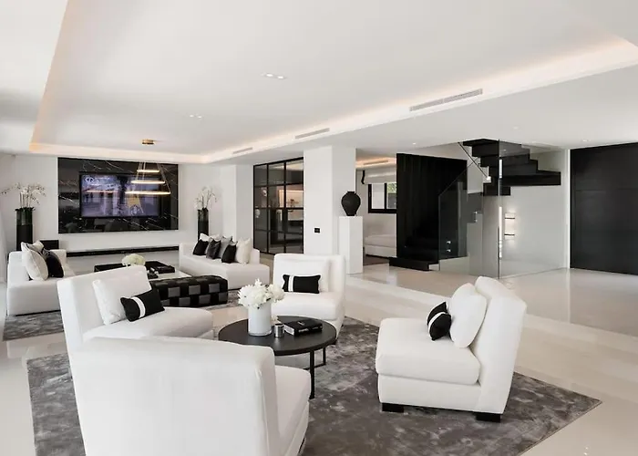 Oak - 6-bedroom With Cinema And Pool Villa Marbella