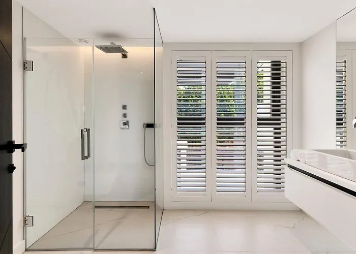Oak - 6-bedroom With Cinema And Pool Marbella